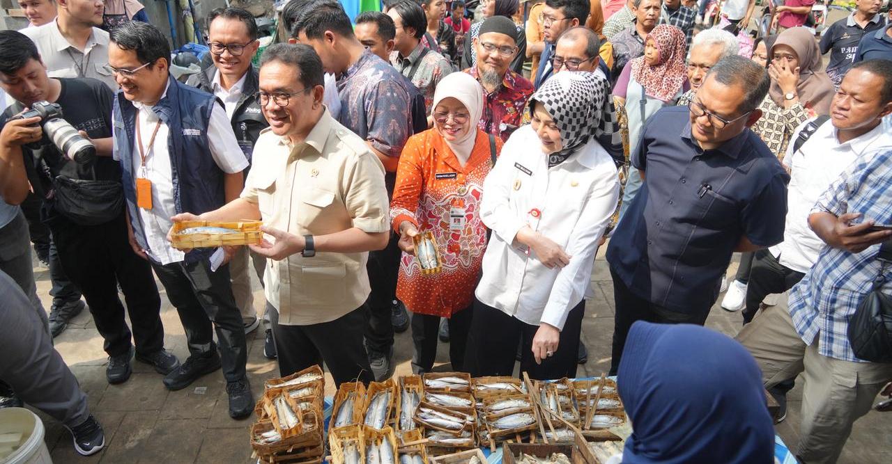 Jelang Nataru Mendag Kunjungi Pasar Gede Klaten.