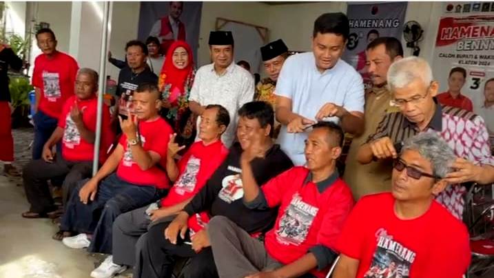 Ngunduh Nadar 10 Relawan Hamenang Cukur Gundul.